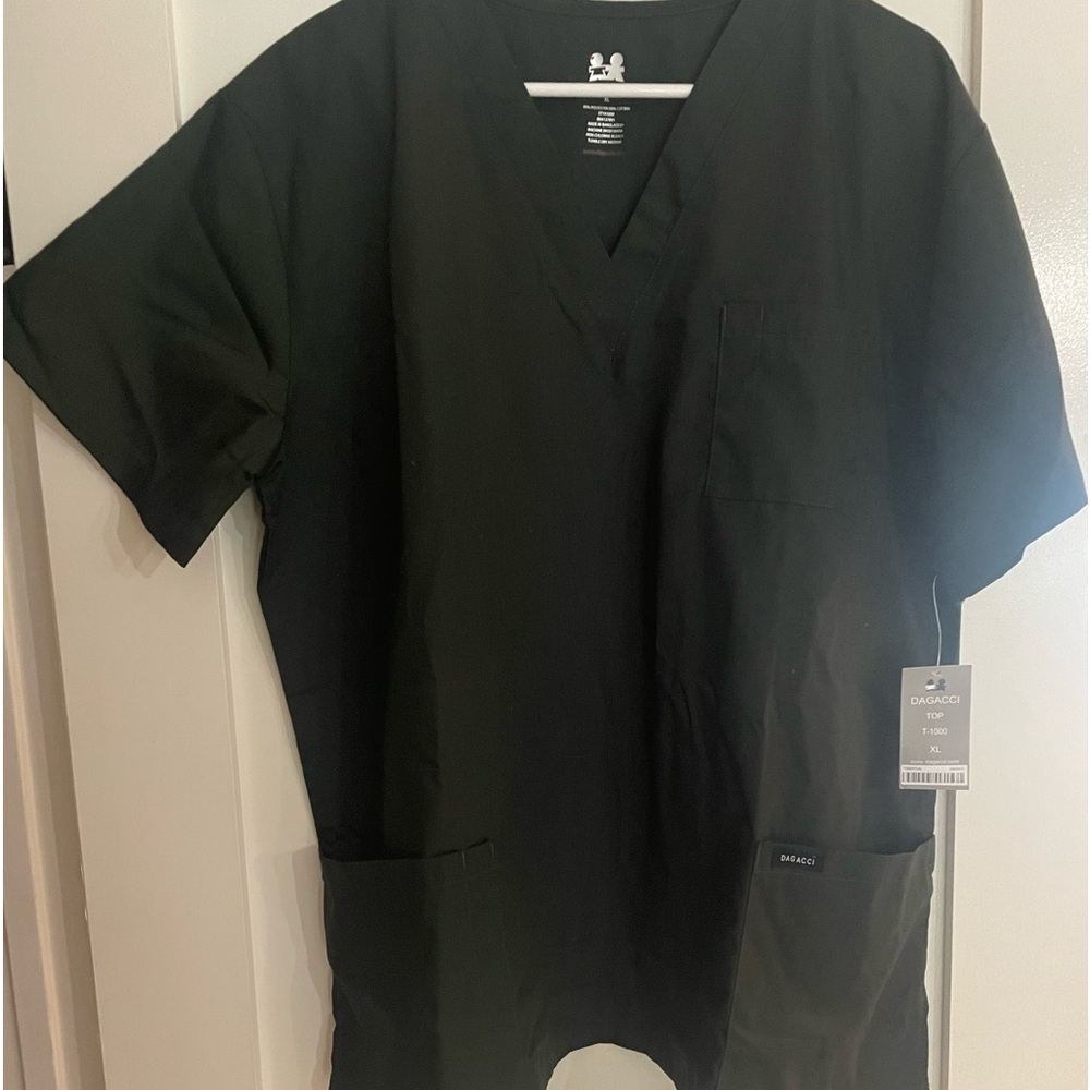 Dark green Dagacci scrubs